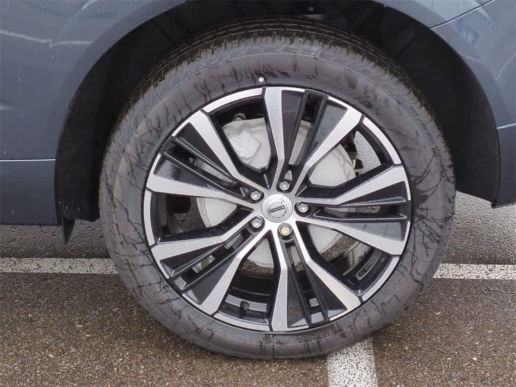new 2025 Volvo XC60 car, priced at $55,360