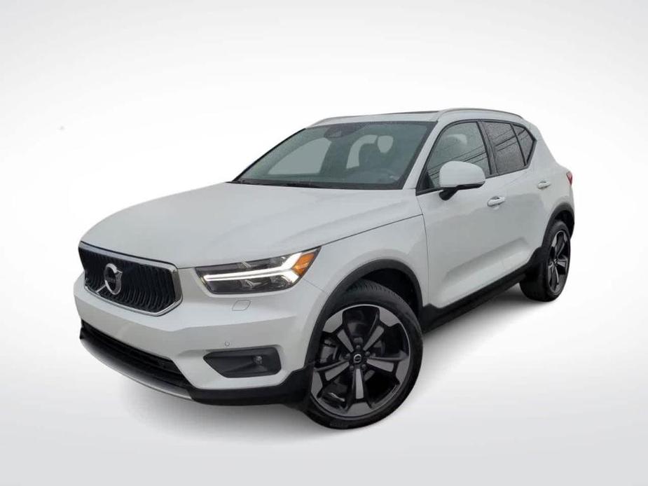 used 2022 Volvo XC40 car, priced at $30,982