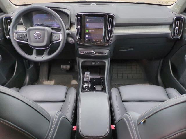 new 2025 Volvo XC40 car, priced at $48,900