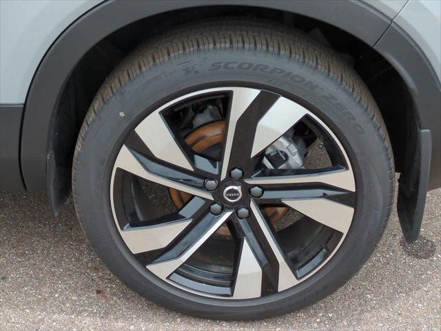 new 2025 Volvo XC40 car, priced at $48,900