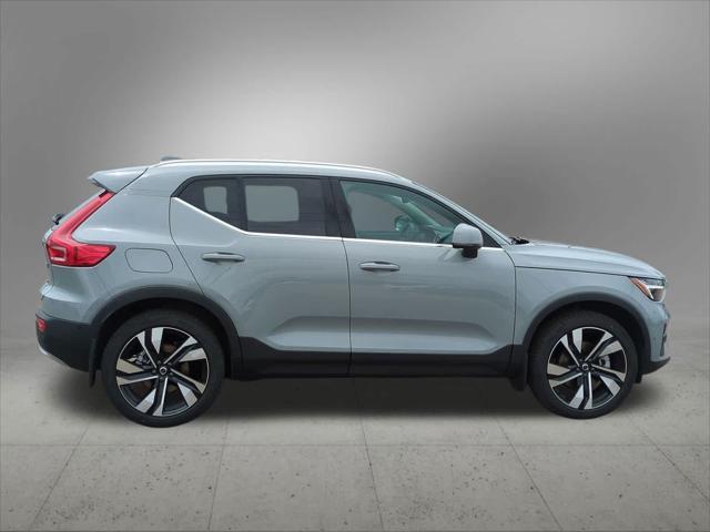 new 2025 Volvo XC40 car, priced at $48,900