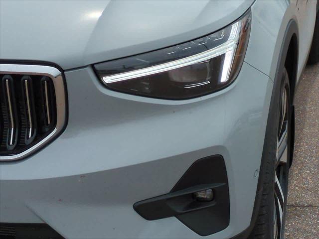 new 2025 Volvo XC40 car, priced at $48,900
