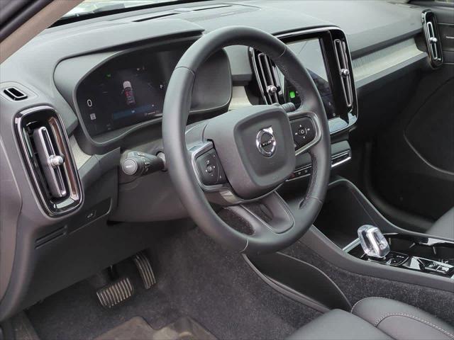 new 2025 Volvo XC40 car, priced at $48,900