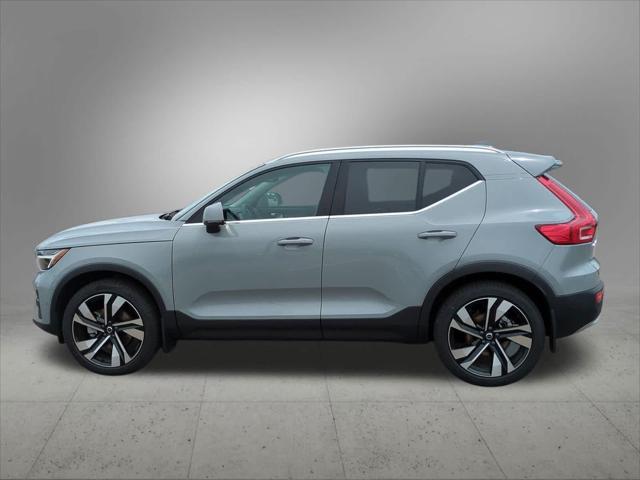 new 2025 Volvo XC40 car, priced at $48,900