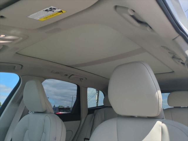 new 2025 Volvo XC60 car, priced at $58,684