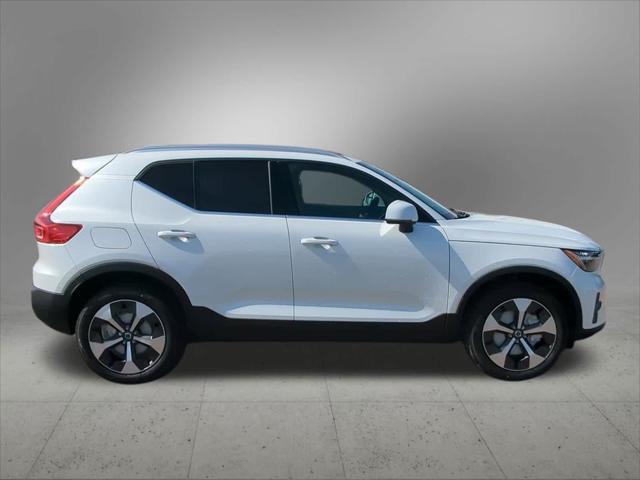 new 2025 Volvo XC40 car, priced at $46,015