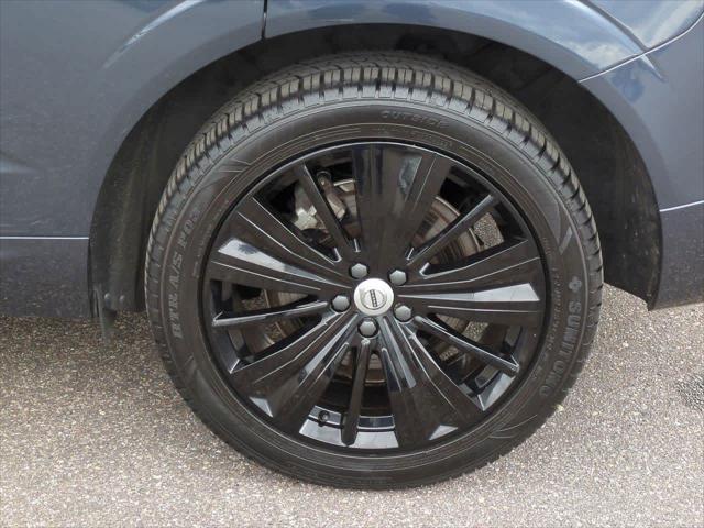 used 2022 Volvo XC60 car, priced at $39,713