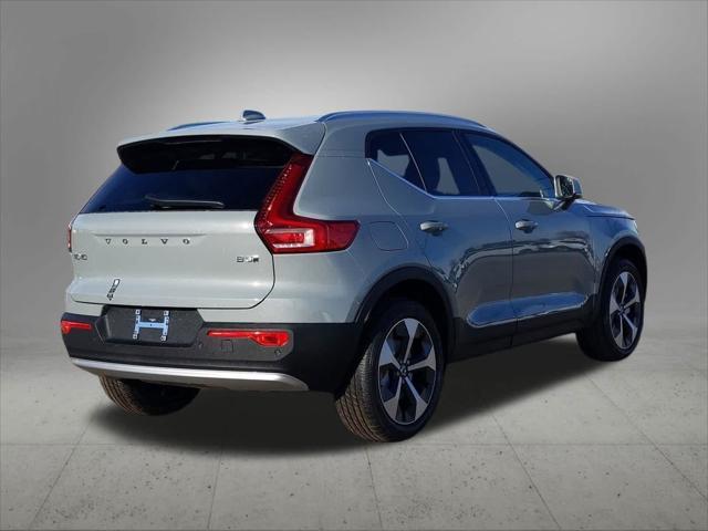 new 2025 Volvo XC40 car, priced at $46,015