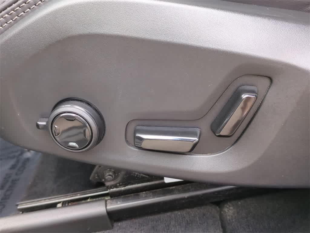 used 2023 Volvo XC60 Recharge Plug-In Hybrid car, priced at $45,967