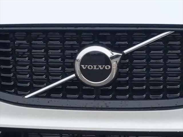 new 2025 Volvo XC60 car, priced at $51,450