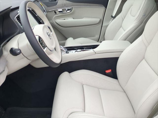 new 2025 Volvo XC90 car, priced at $69,931