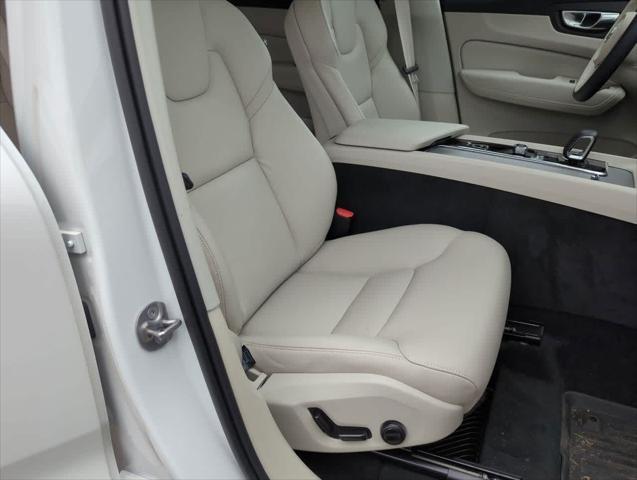 new 2025 Volvo XC60 car, priced at $54,440
