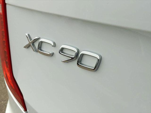 used 2022 Volvo XC90 car, priced at $34,989