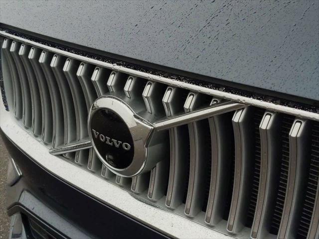 used 2022 Volvo XC90 car, priced at $37,250