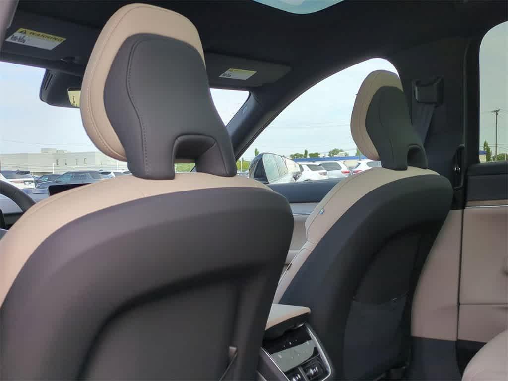 new 2025 Volvo EX90 car, priced at $93,325