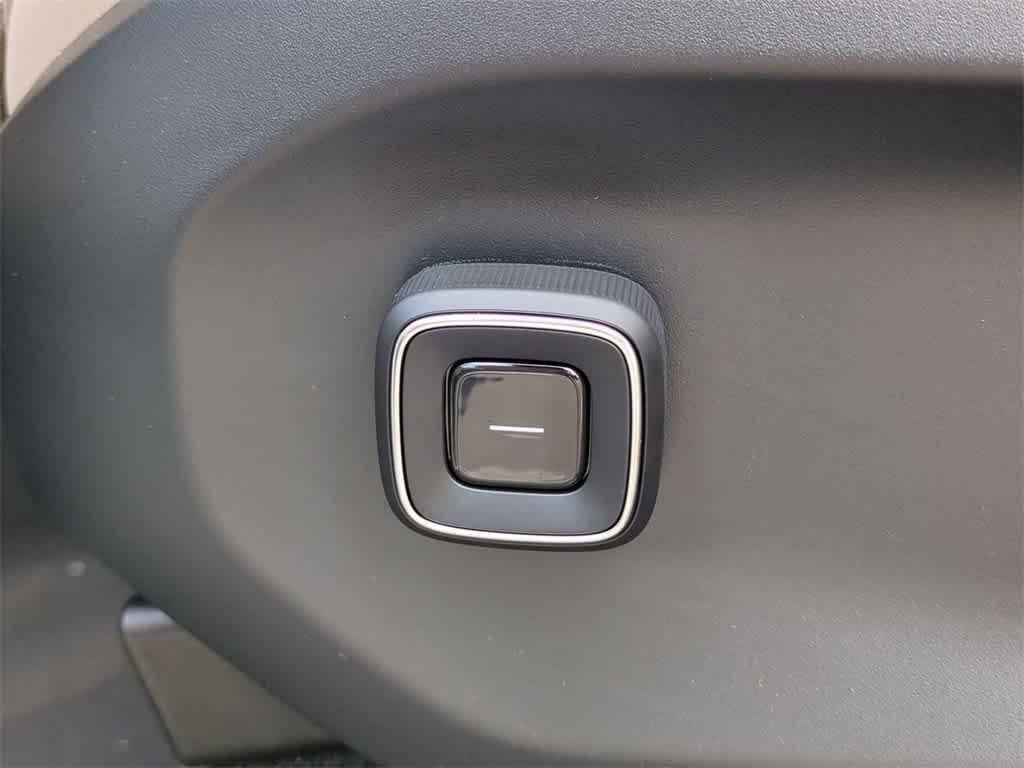 new 2025 Volvo EX90 car, priced at $93,325