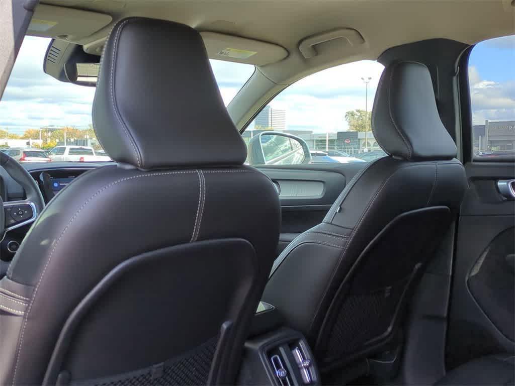 used 2023 Volvo XC40 car