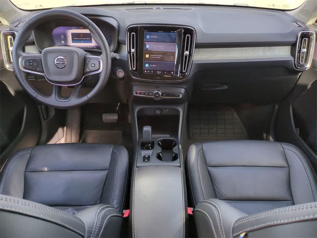 used 2023 Volvo XC40 car