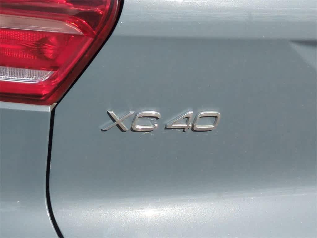 used 2023 Volvo XC40 car