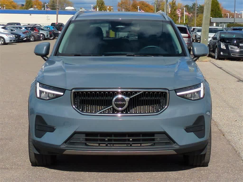 used 2023 Volvo XC40 car