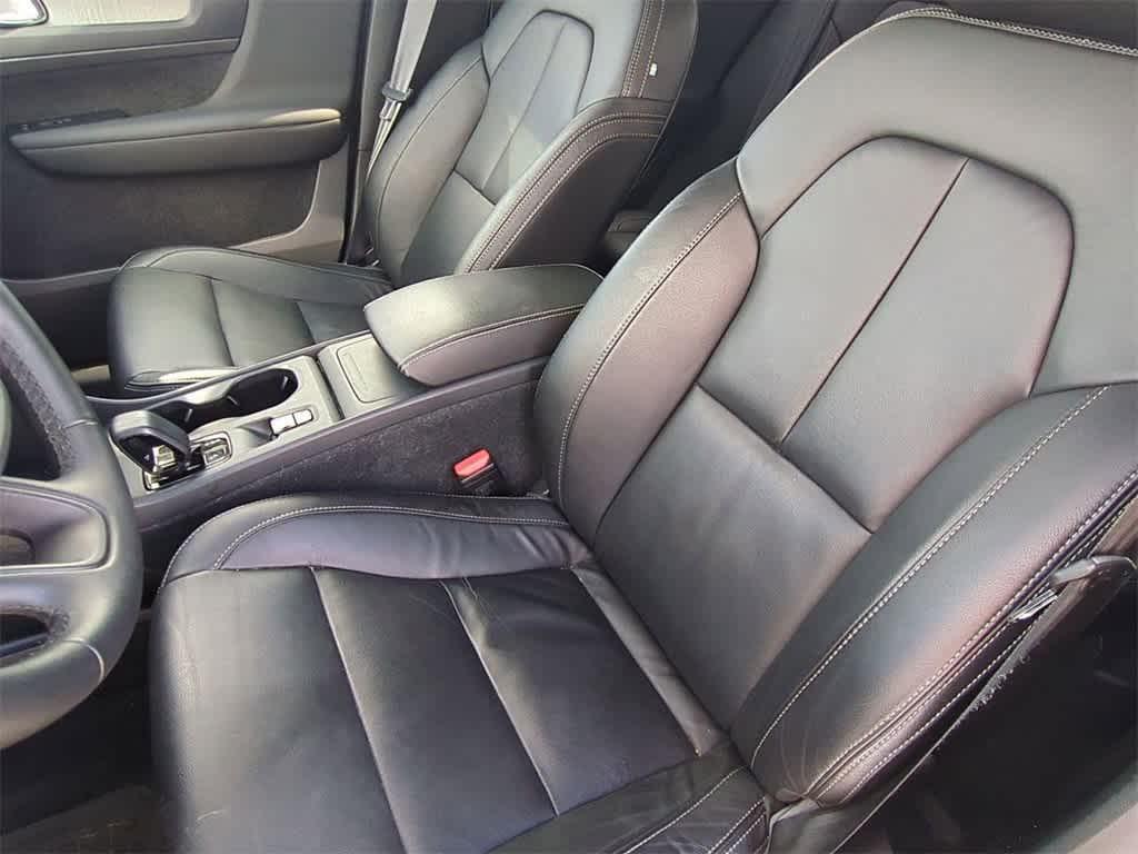 used 2023 Volvo XC40 car