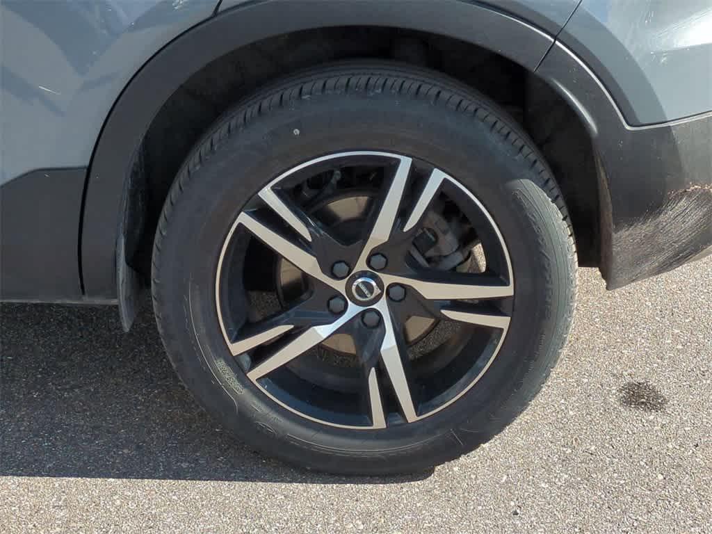 used 2023 Volvo XC40 car