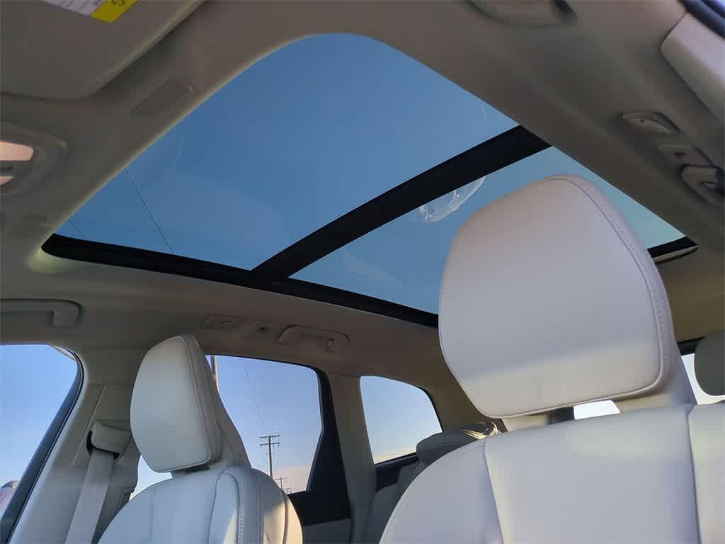 new 2026 Volvo XC60 car, priced at $61,611
