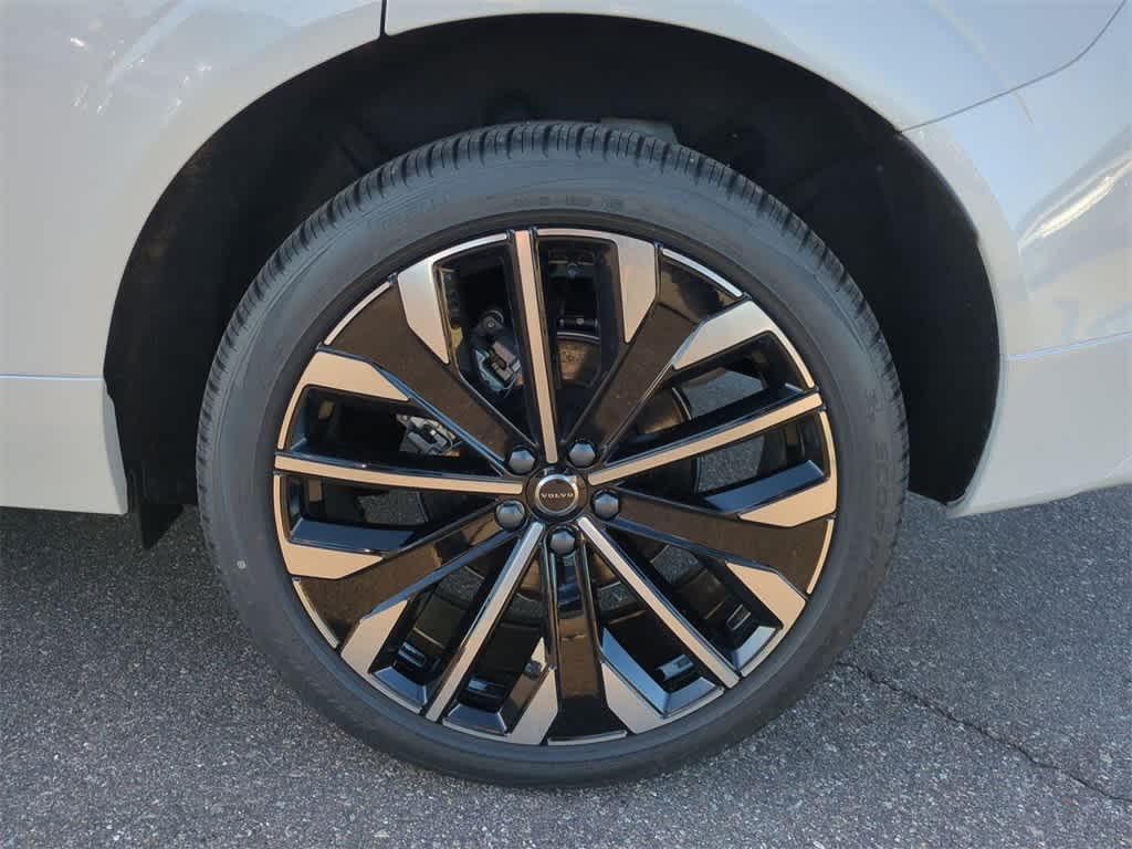 new 2026 Volvo XC60 car, priced at $61,611