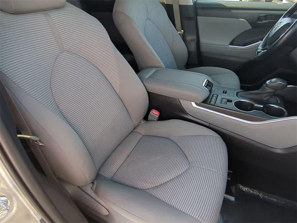 used 2021 Toyota Highlander Hybrid car, priced at $27,777