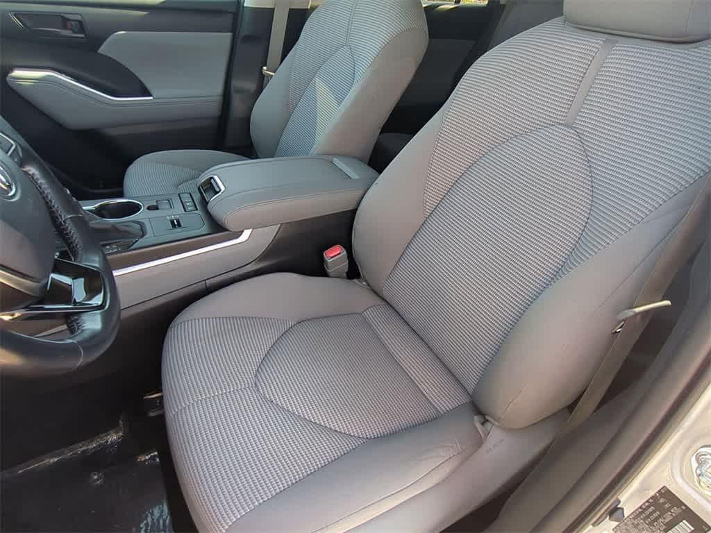used 2021 Toyota Highlander Hybrid car, priced at $27,777