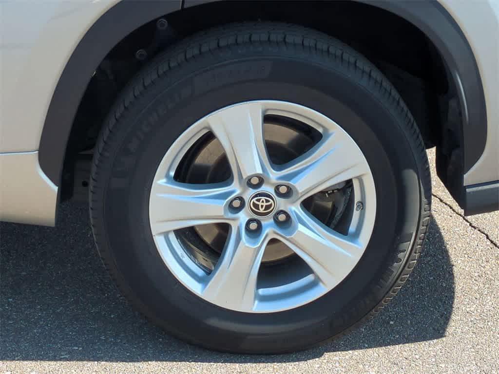 used 2021 Toyota Highlander Hybrid car, priced at $27,777