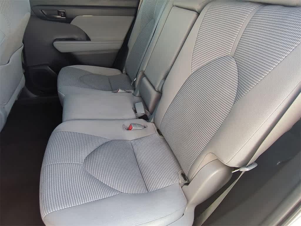 used 2021 Toyota Highlander Hybrid car, priced at $27,777