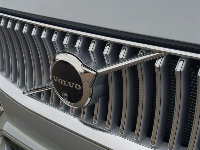 new 2025 Volvo XC90 car, priced at $62,909