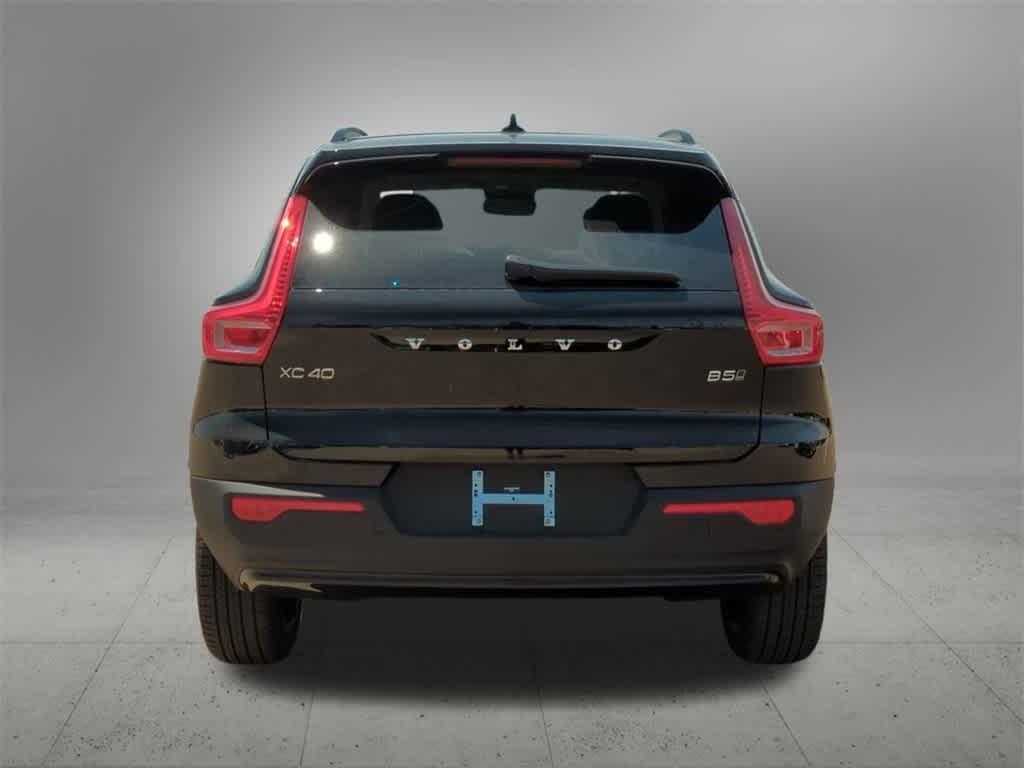 new 2025 Volvo XC40 car, priced at $52,235