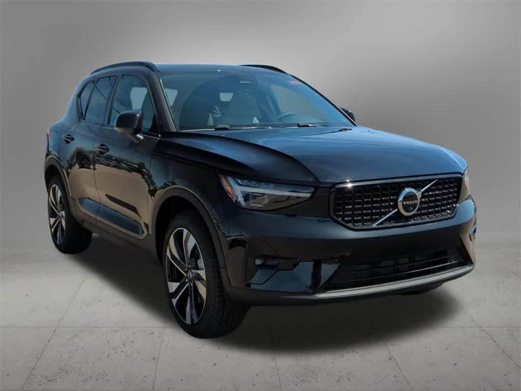new 2025 Volvo XC40 car, priced at $52,235
