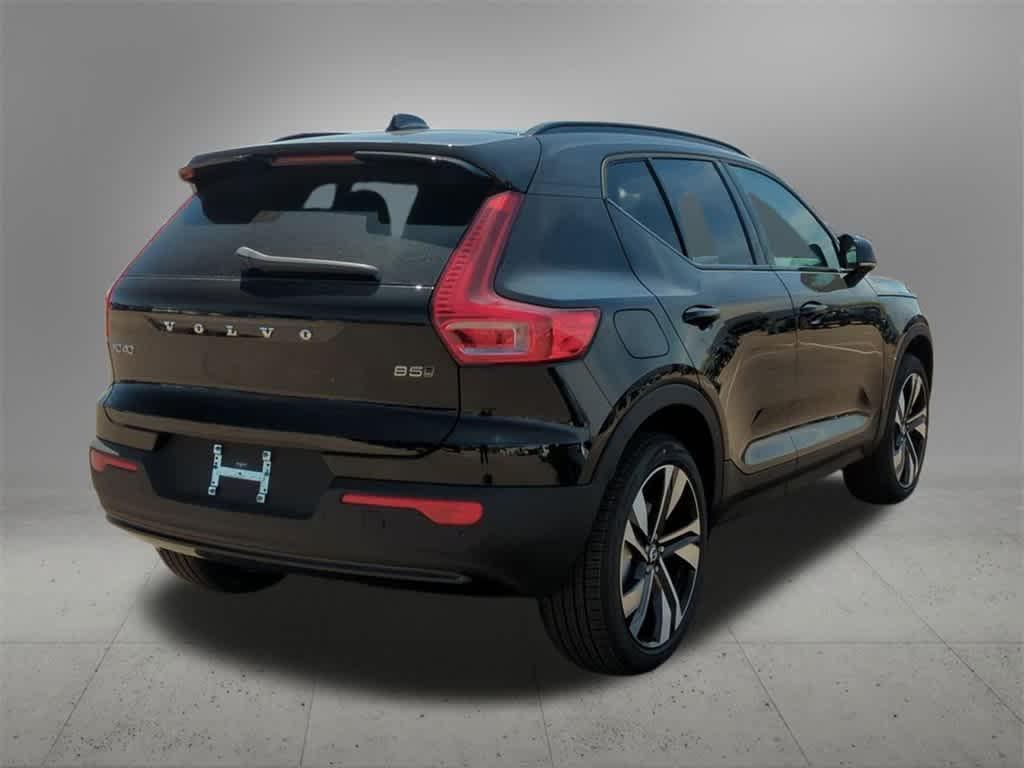 new 2025 Volvo XC40 car, priced at $52,235