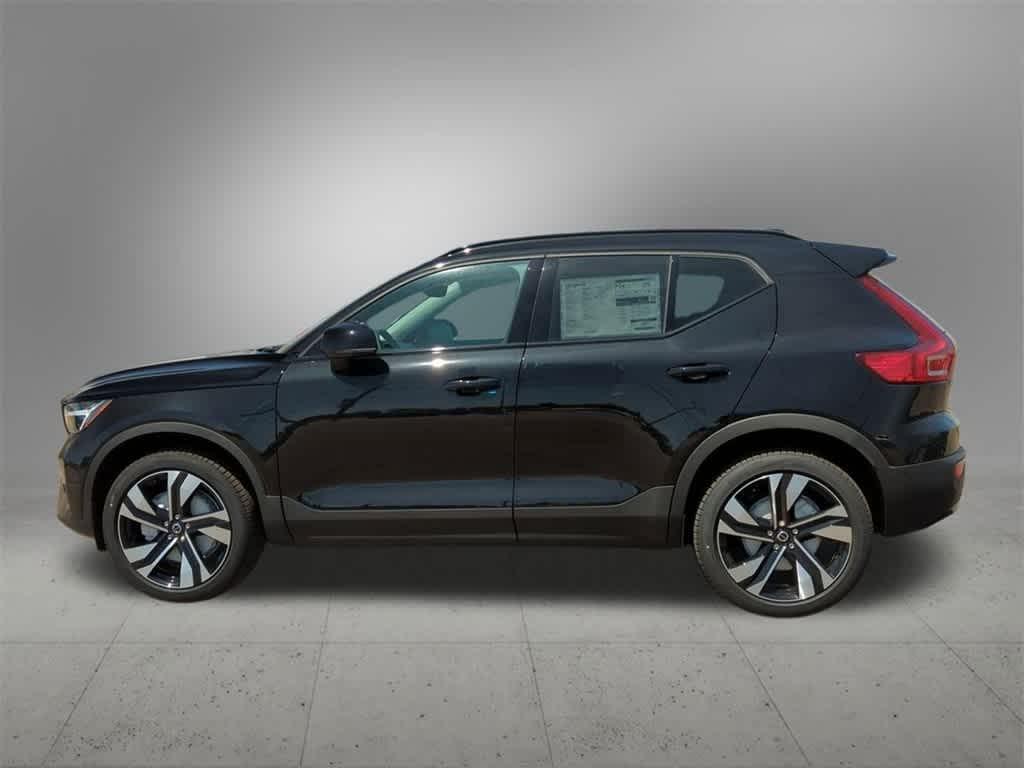 new 2025 Volvo XC40 car, priced at $52,235