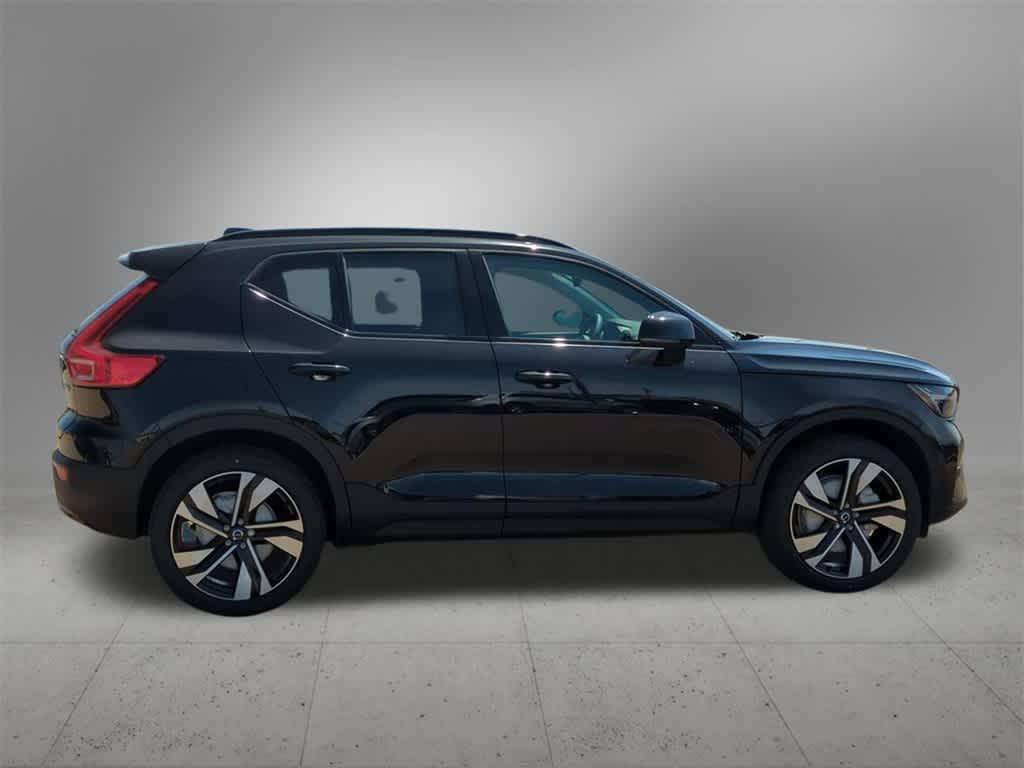 new 2025 Volvo XC40 car, priced at $52,235