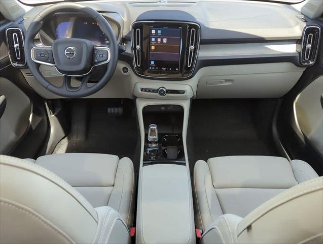 new 2025 Volvo XC40 car, priced at $52,235