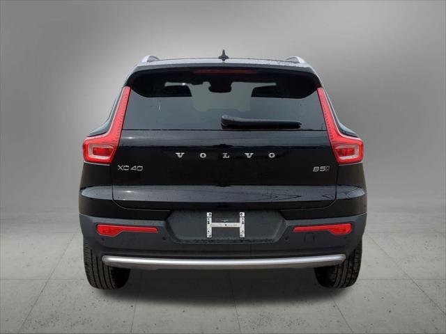 new 2025 Volvo XC40 car, priced at $46,035