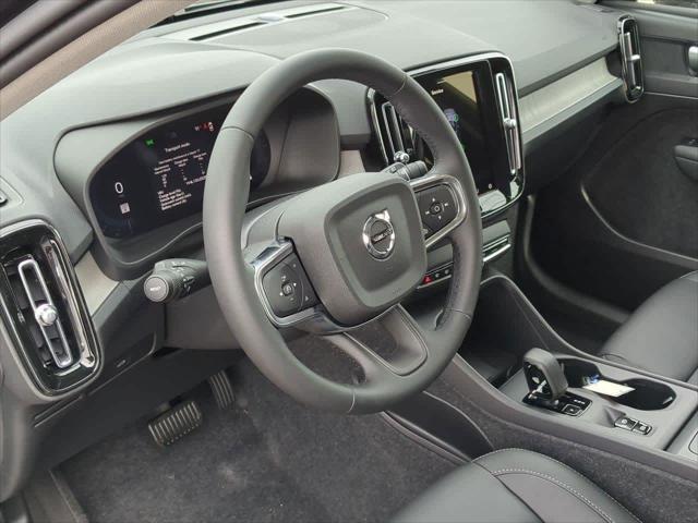 new 2025 Volvo XC40 car, priced at $46,035