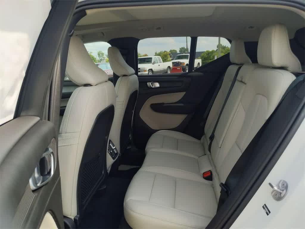 new 2025 Volvo XC40 car, priced at $50,900