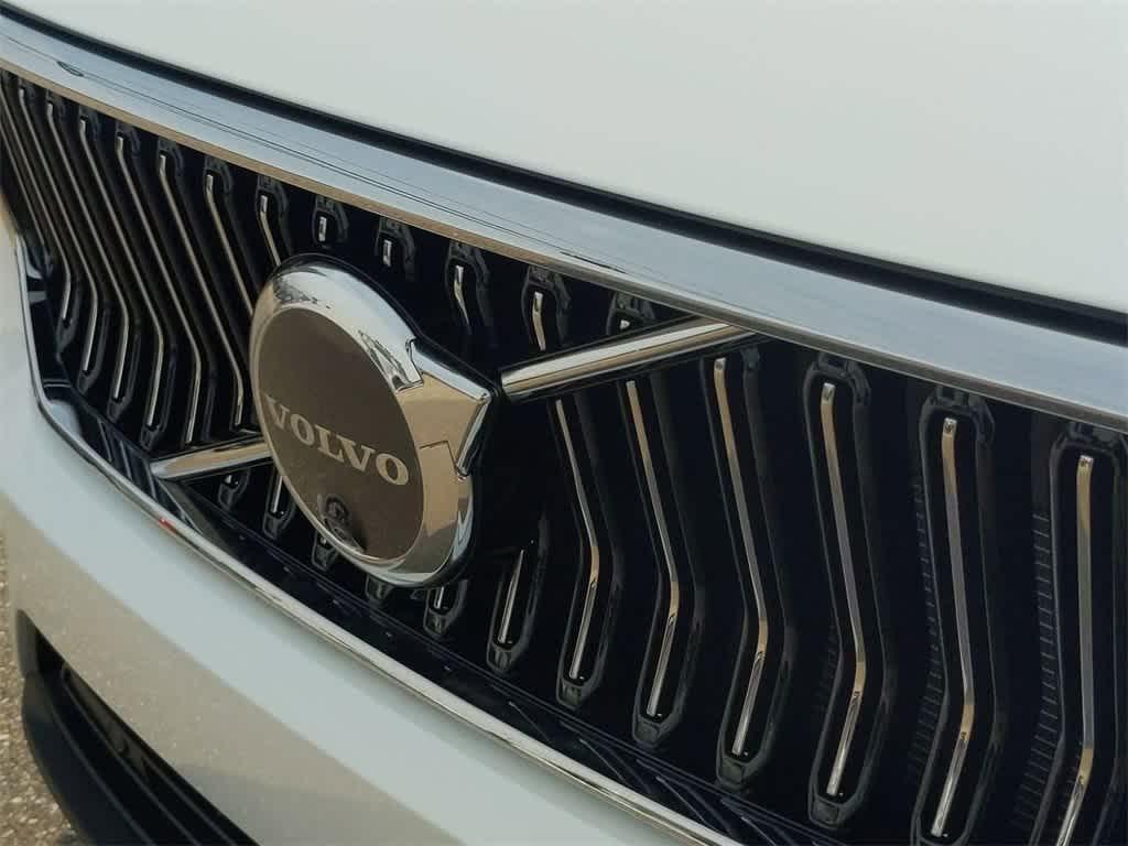 new 2025 Volvo XC40 car, priced at $50,900