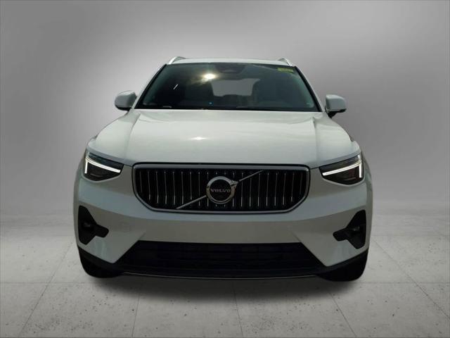 new 2025 Volvo XC40 car, priced at $50,900