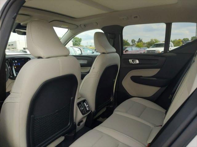 new 2025 Volvo XC40 car, priced at $50,900