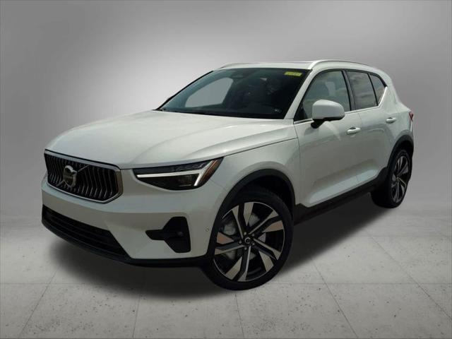 new 2025 Volvo XC40 car, priced at $50,900