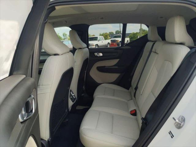 new 2025 Volvo XC40 car, priced at $50,900