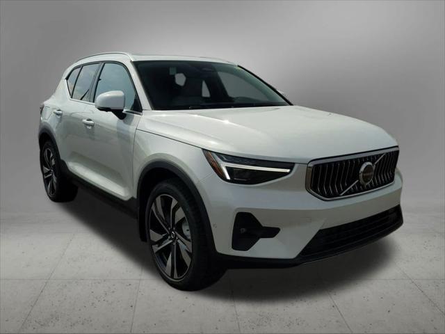 new 2025 Volvo XC40 car, priced at $50,900