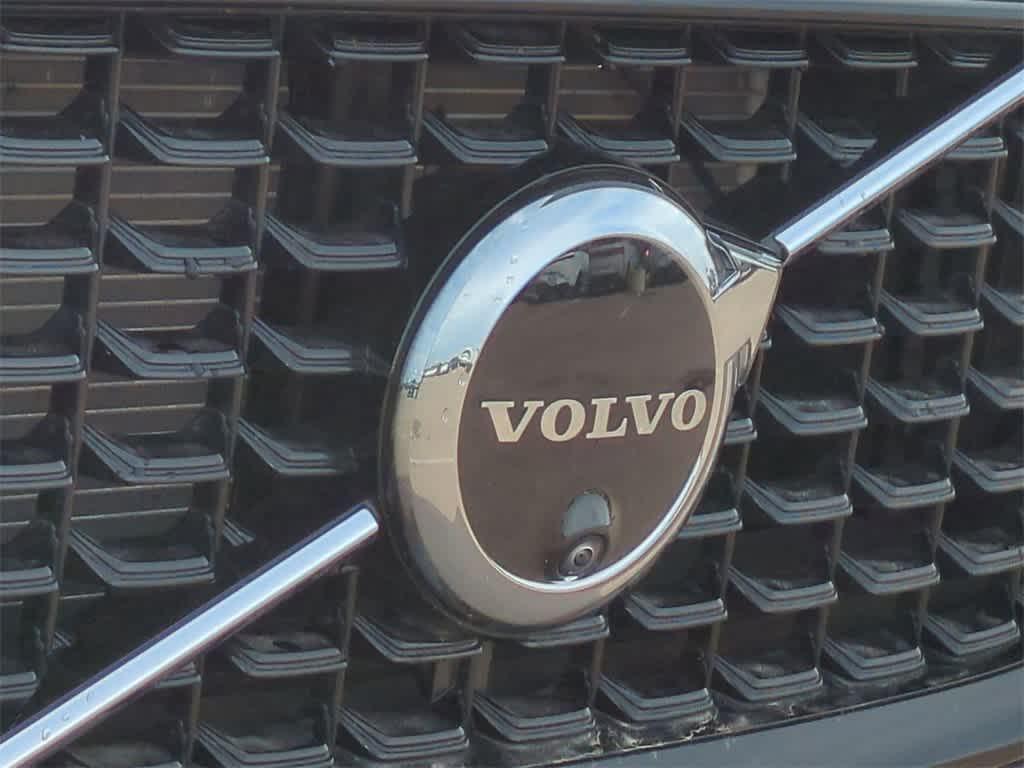 new 2025 Volvo XC60 Plug-In Hybrid car, priced at $69,329