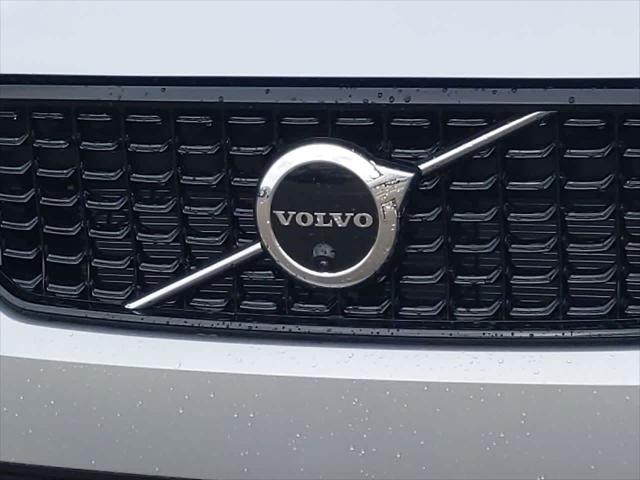 new 2025 Volvo XC40 car, priced at $52,235